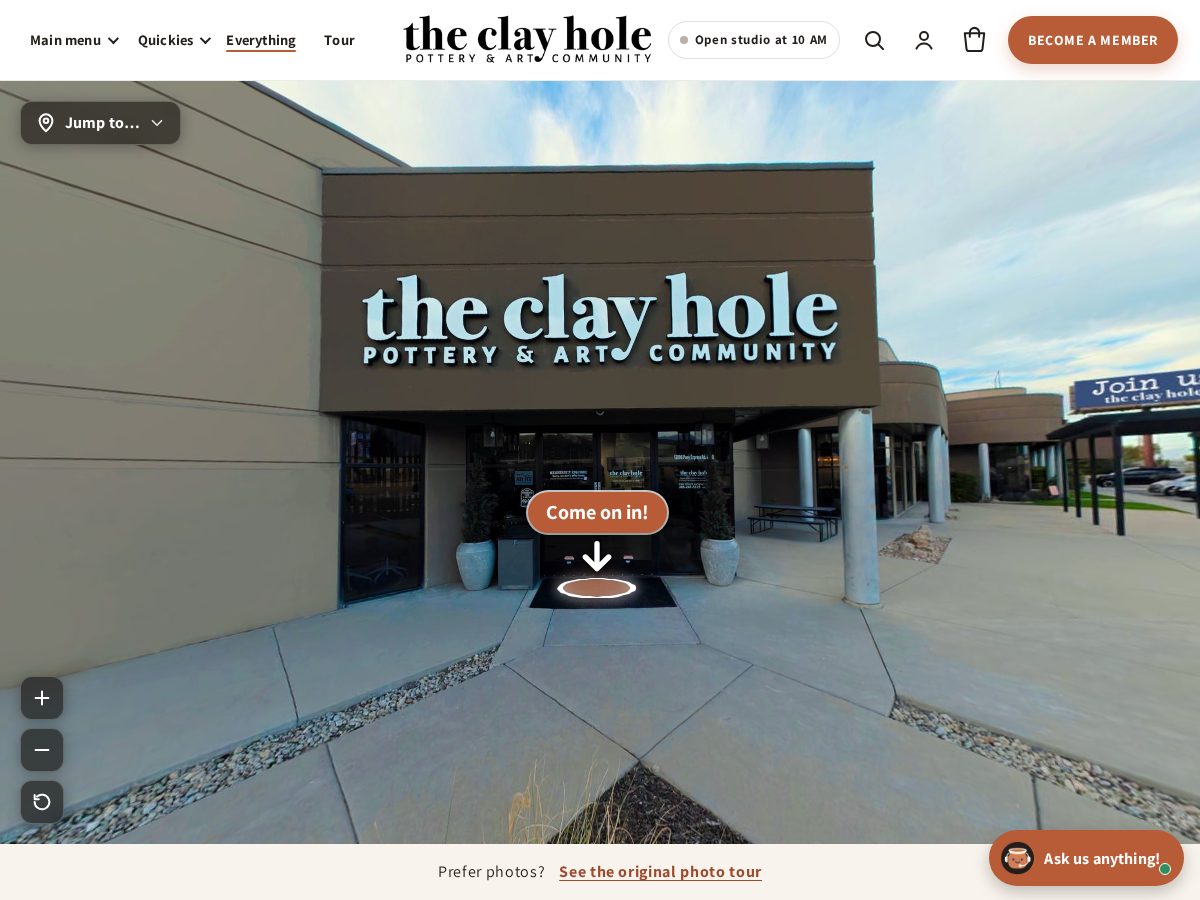 Landing-page snapshot of clayholetour.com